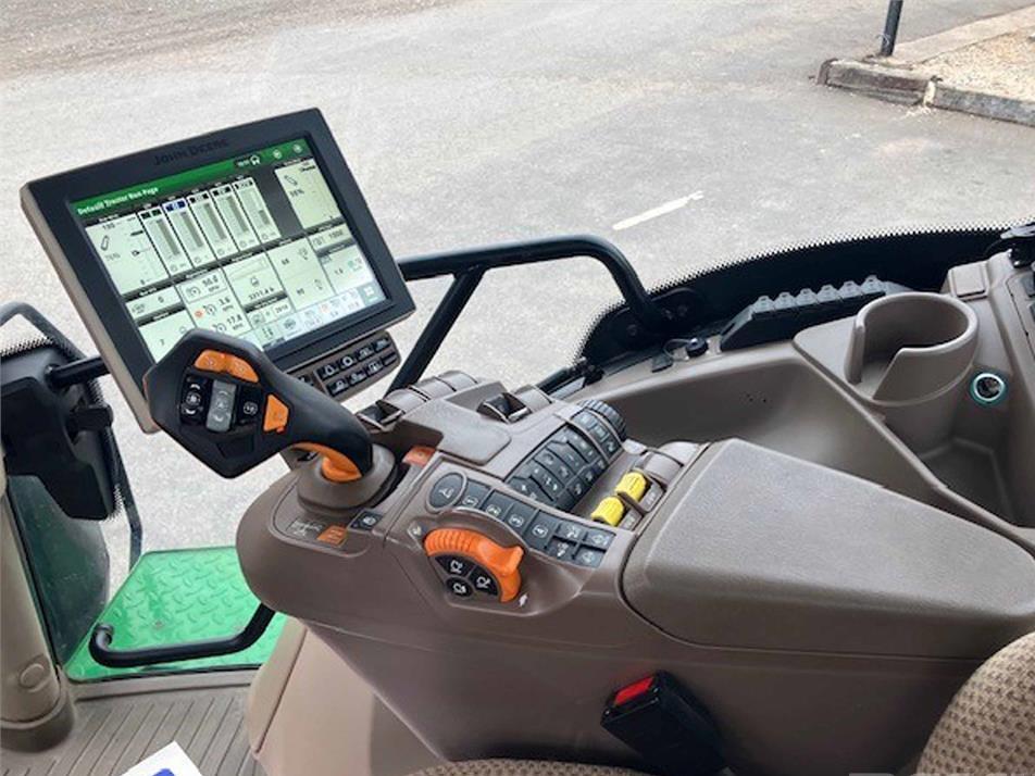 Tractor - John Deere 6250R