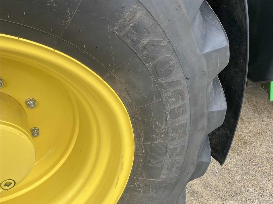 Tractor - John Deere 6R 130