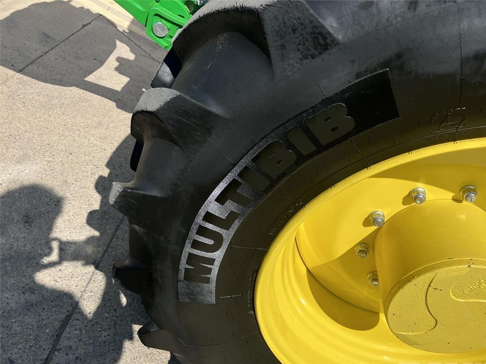 Tractor - John Deere 6R 155