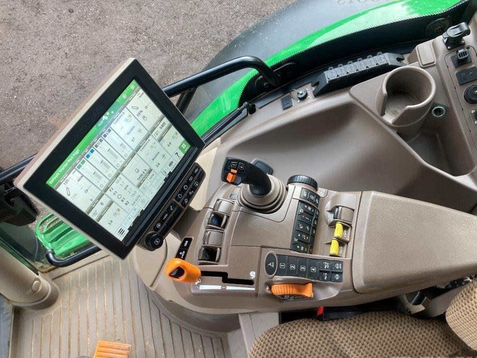 Tractor - John Deere 6R 215