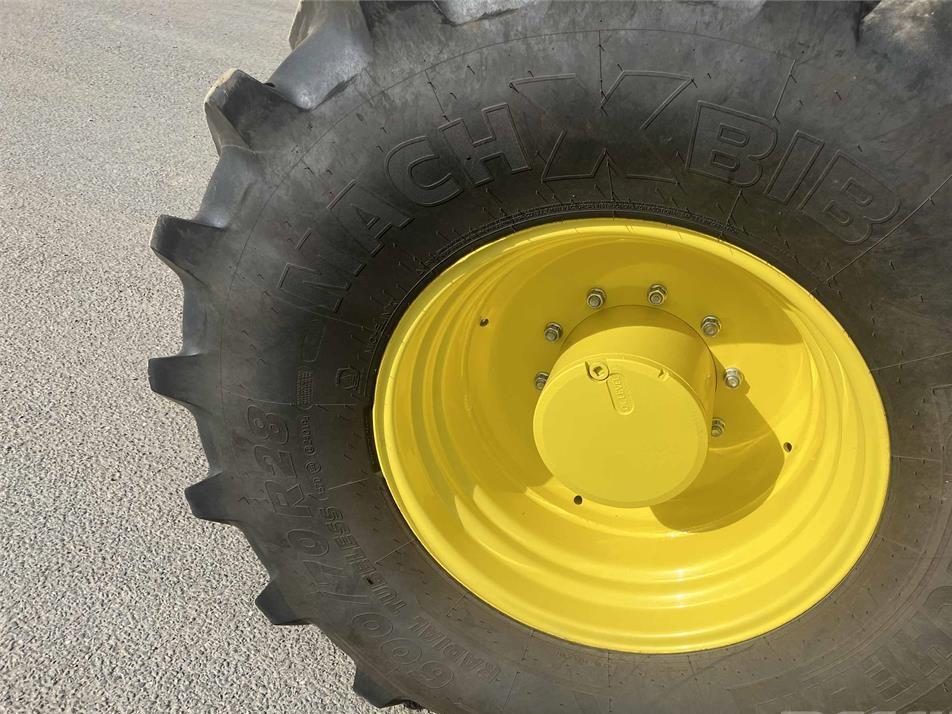 Tractor - John Deere 6R 215