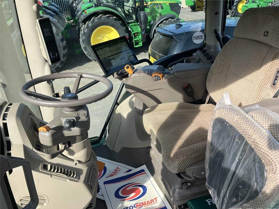 Tractor - John Deere 6R 215