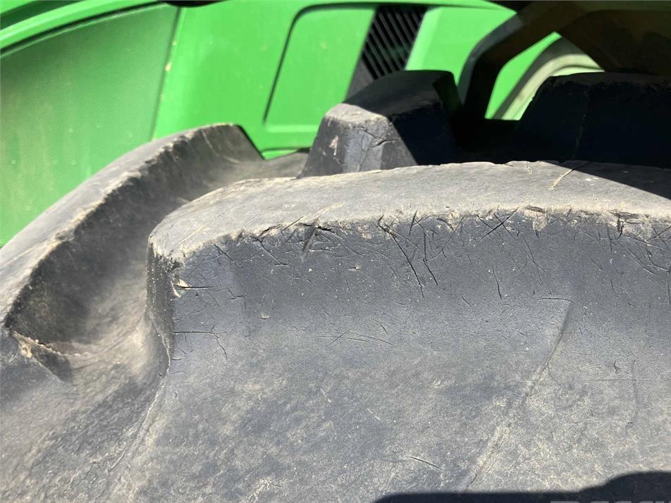 Tractor - John Deere 6R 215