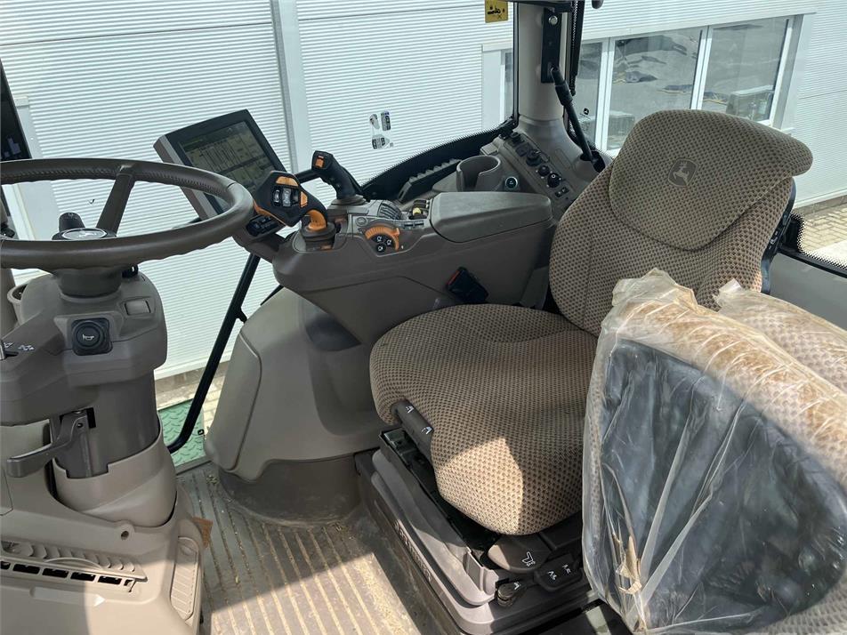 Tractor - John Deere 6R 250