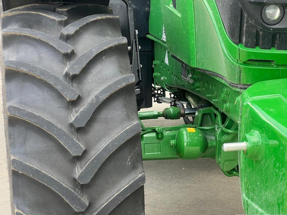 Tractor - John Deere 6R185