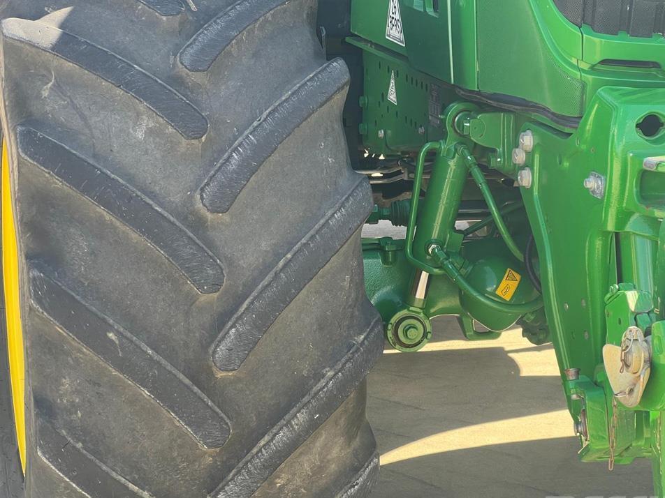 Tractor - John Deere 6R250