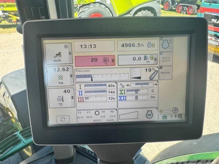 Tractor - John Deere 7215