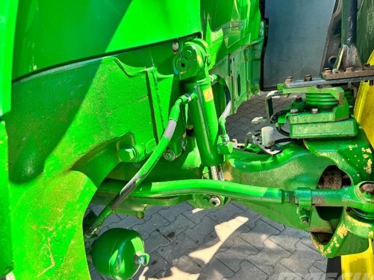 Tractor - John Deere 7215