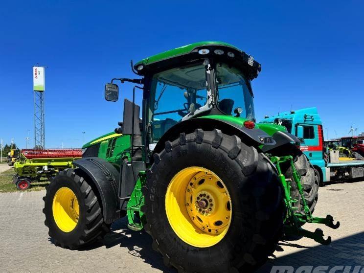 Tractor - John Deere 7215