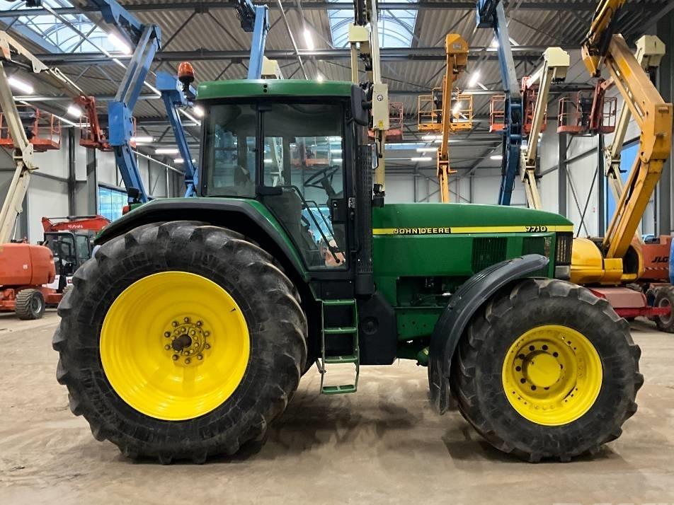 Tractor - John Deere 7710