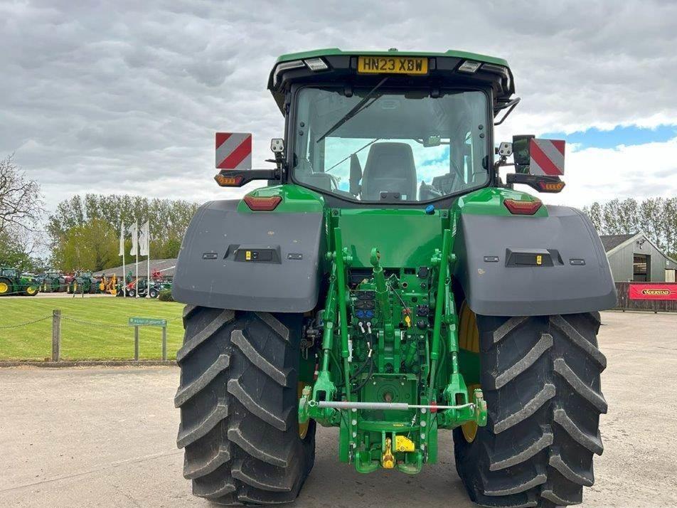 Tractor - John Deere 7R310