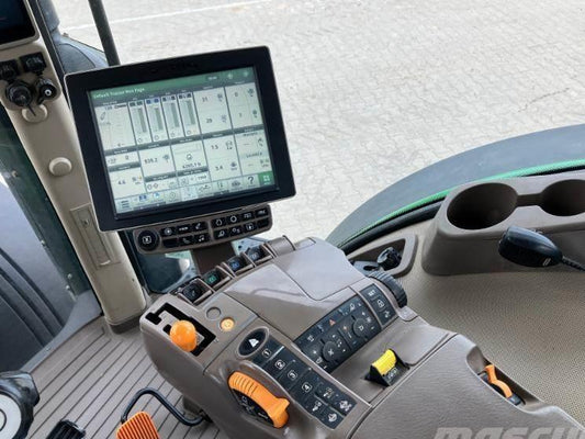 Tractor - John Deere 8270 R