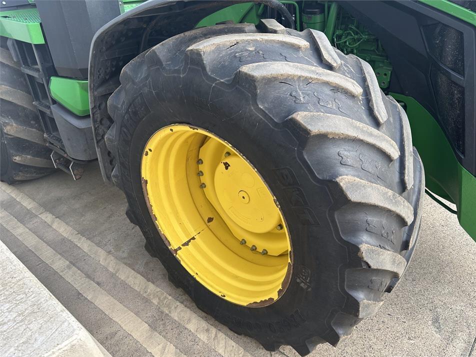 Tractor - John Deere 8R 370