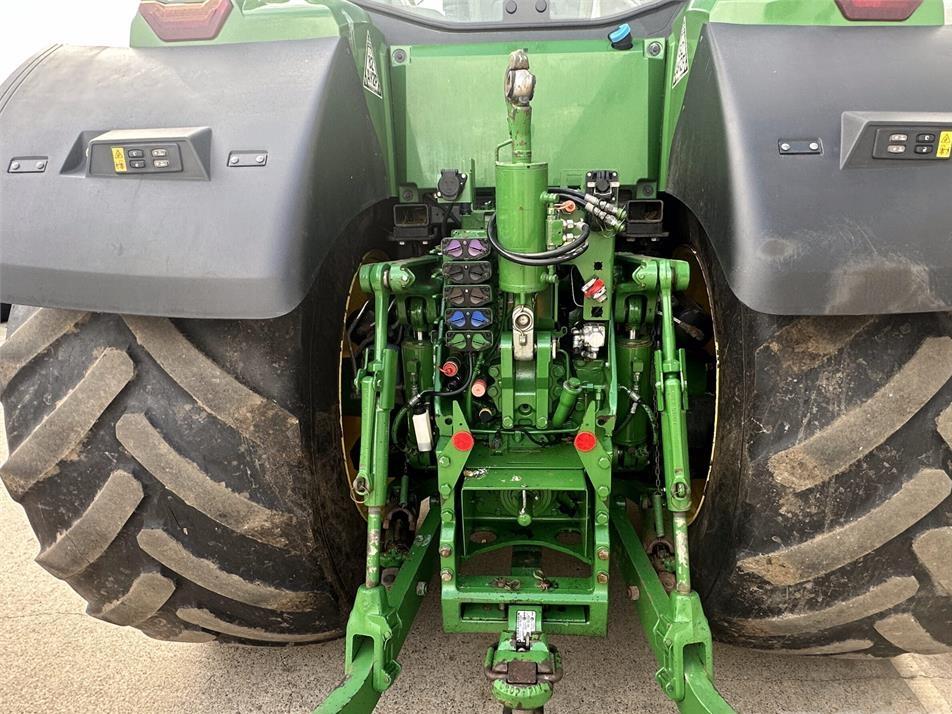 Tractor - John Deere 8R 370