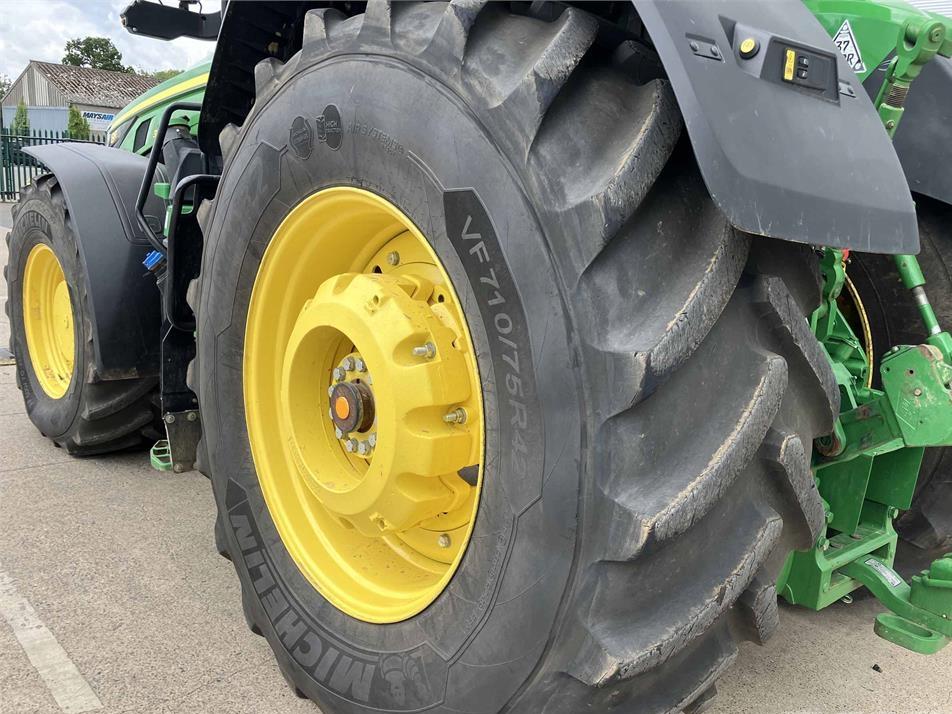 Tractor - John Deere 8R 370