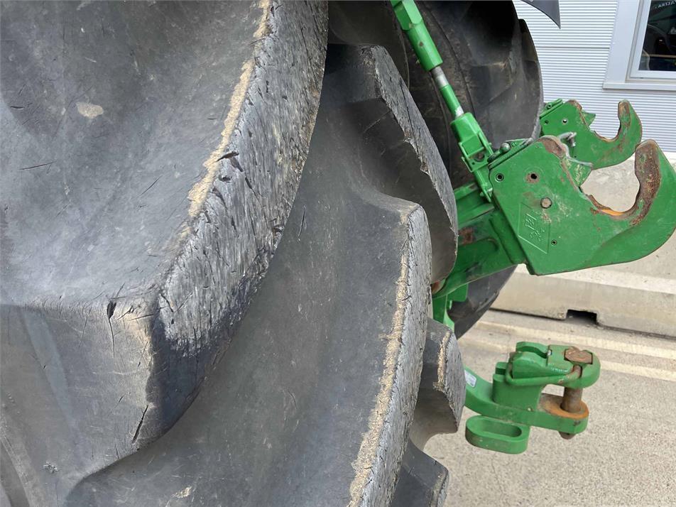 Tractor - John Deere 8R 370