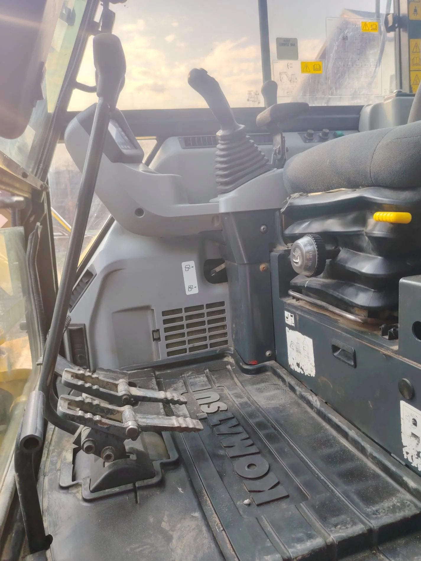 Midiexcavatorul - Komatsu PC80