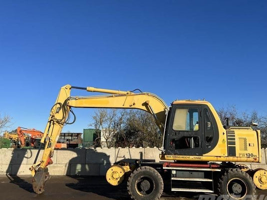 Excavator pe roti - Komatsu PW130-6