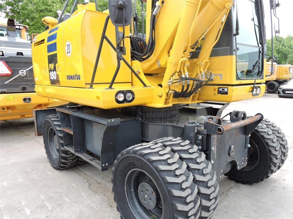 Excavator pe roti - Komatsu PW180-10 German+New tyres