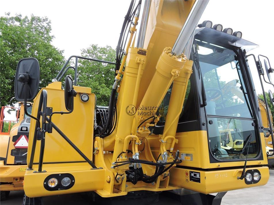 Excavator pe roti - Komatsu PW180-10 German+New tyres