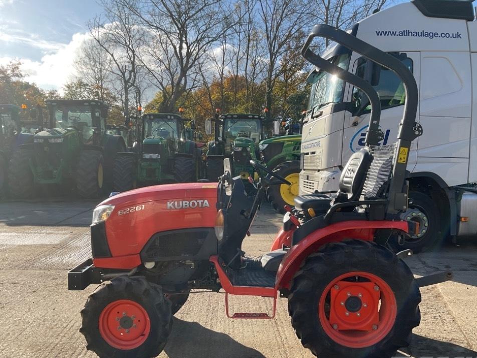 Tractor - Kubota B 2261