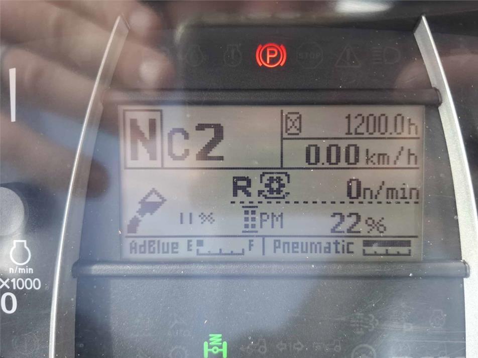 Tractor - Kubota M7153