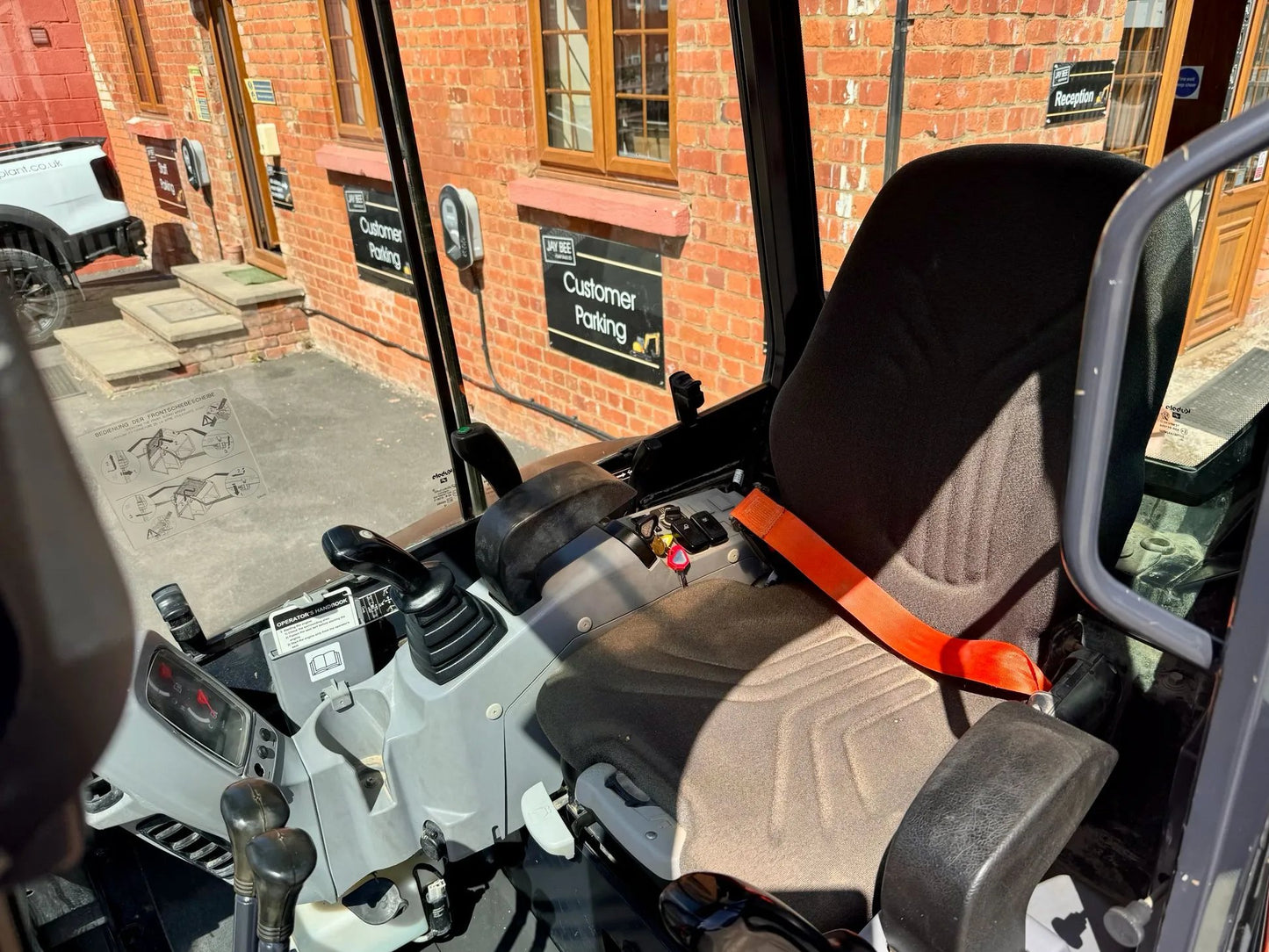 Utilaj - Kubota U27 - VASTech Machinery
