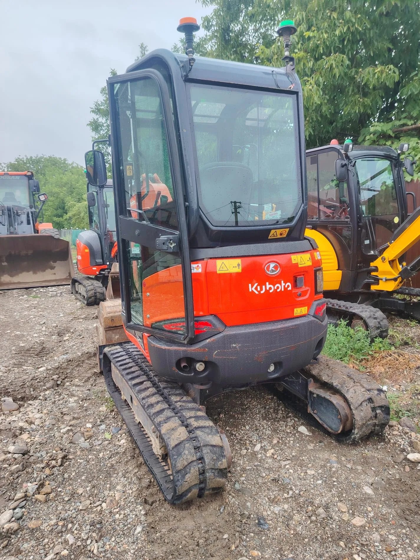 Kubota U27