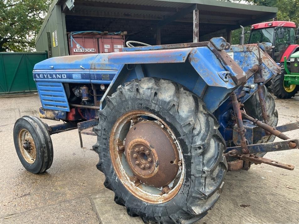 Tractor - Leyland 253