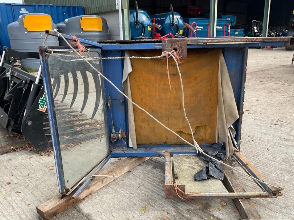 Tractor - Leyland 253