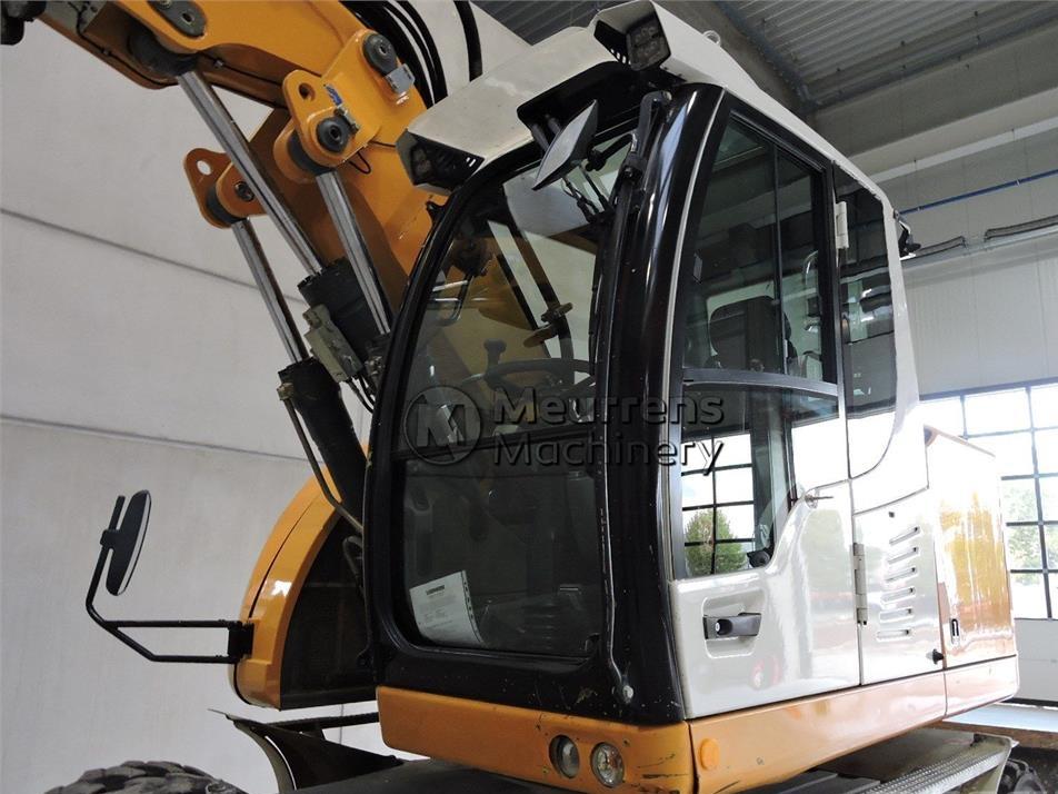 Excavator pe roti - Liebherr A918