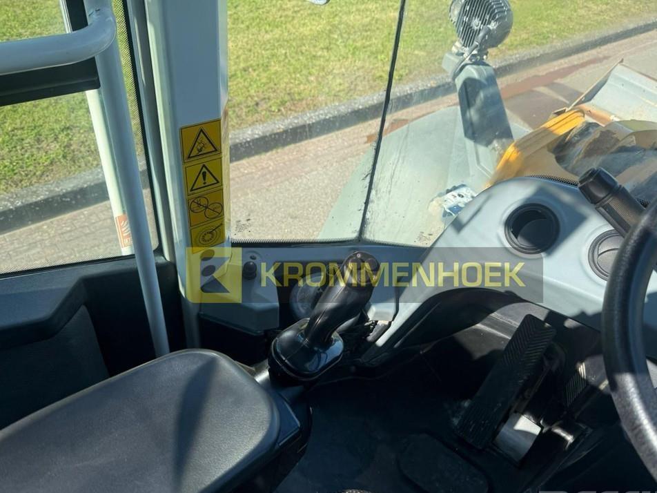 Incarcator frontal - Liebherr L 586 Xpower