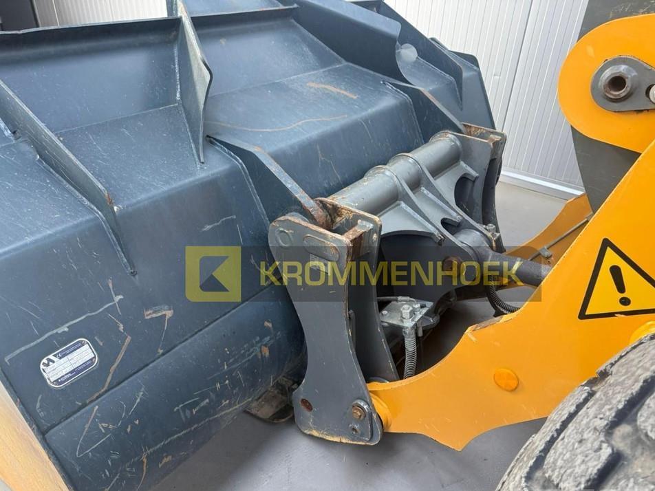 Incarcator frontal - Liebherr L526