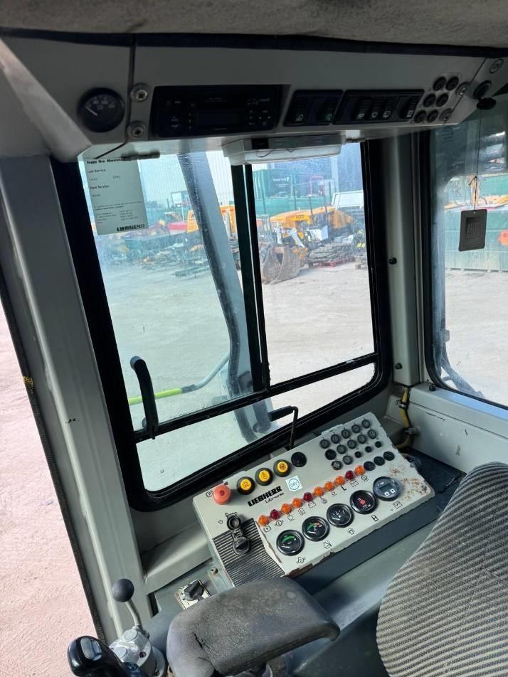 Incarcator frontal - Liebherr LR 614