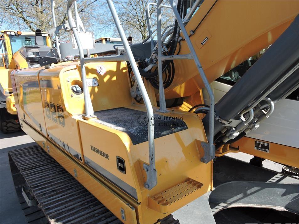 Excavator pe senile - Liebherr R926LC