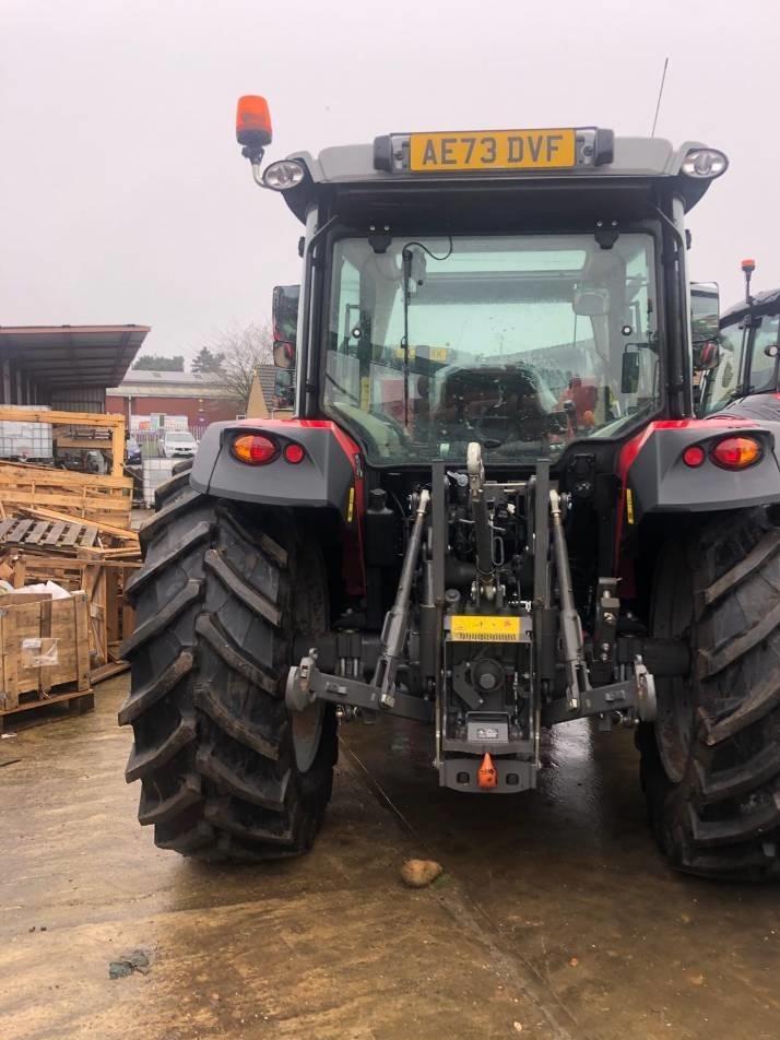 Tractor - Massey Ferguson 4710M CAB