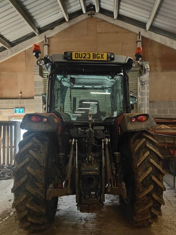 Tractor - Massey Ferguson 5709m cab