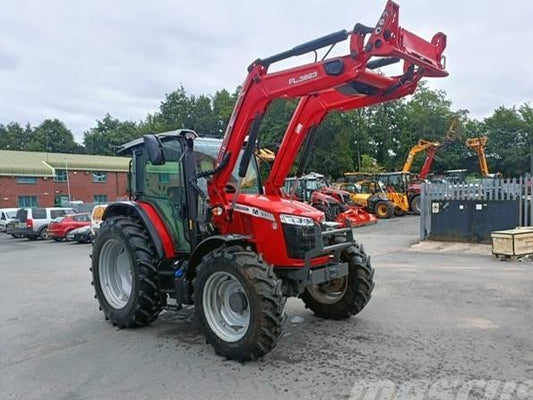 Tractor - Massey Ferguson 5711M CAB