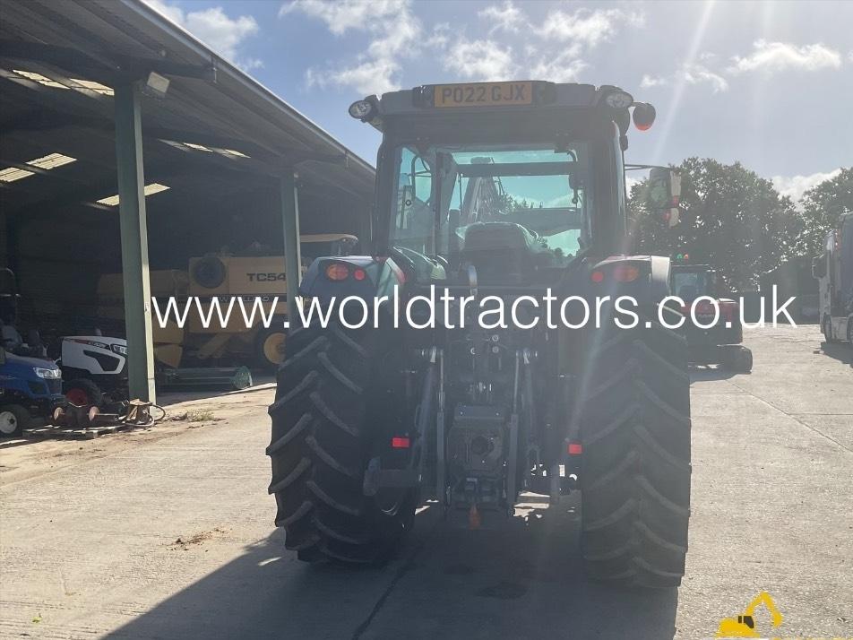 Tractor - Massey Ferguson 5711M