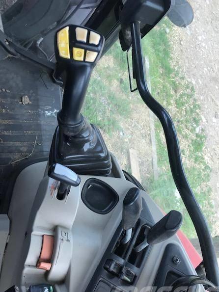 Tractor - Massey Ferguson 5712S