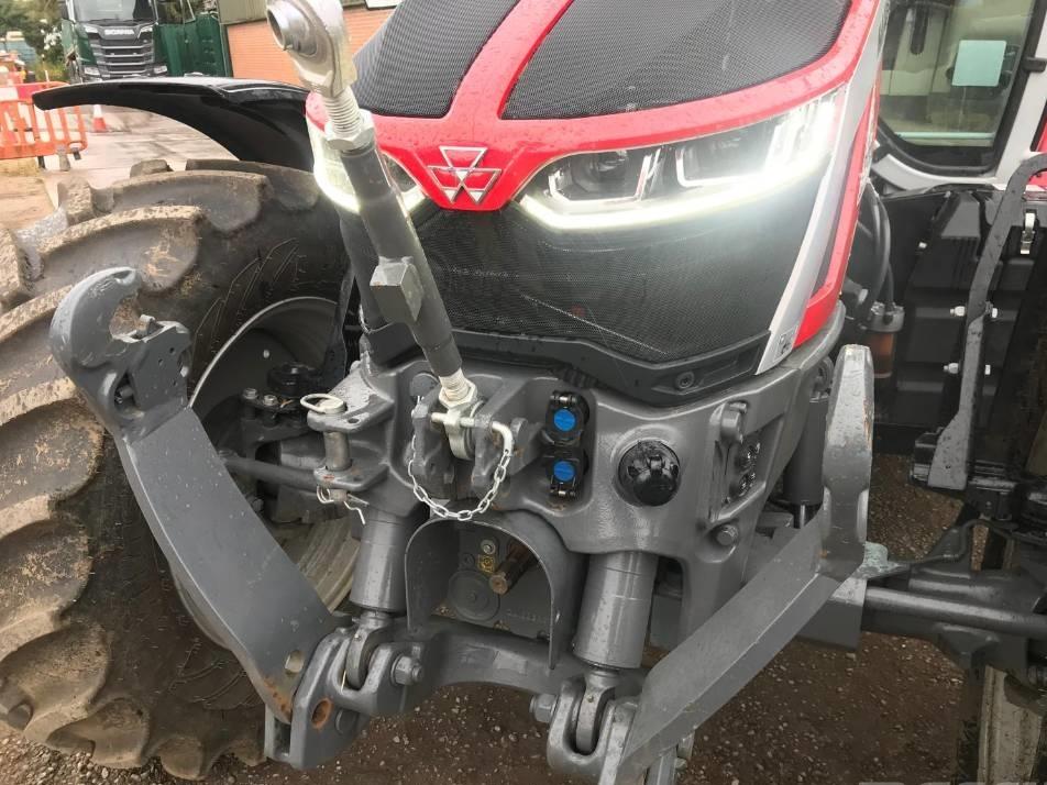 Tractor - Massey Ferguson 5S.125 EFD4