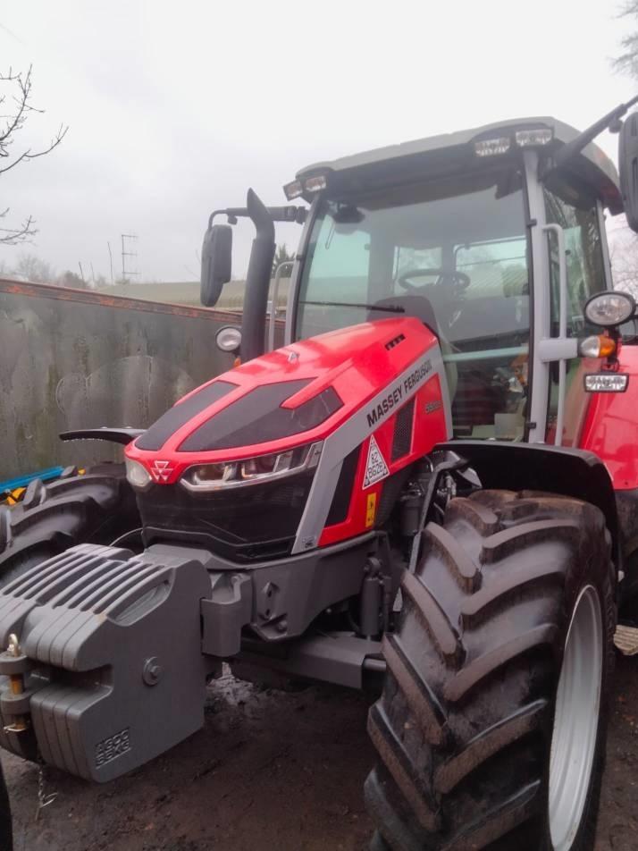 Tractor - Massey Ferguson 5S.125