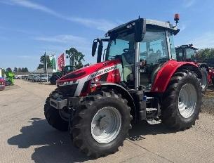 Tractor - Massey Ferguson 5S.135