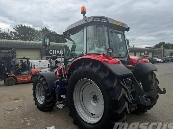 Tractor - Massey Ferguson 5S.145