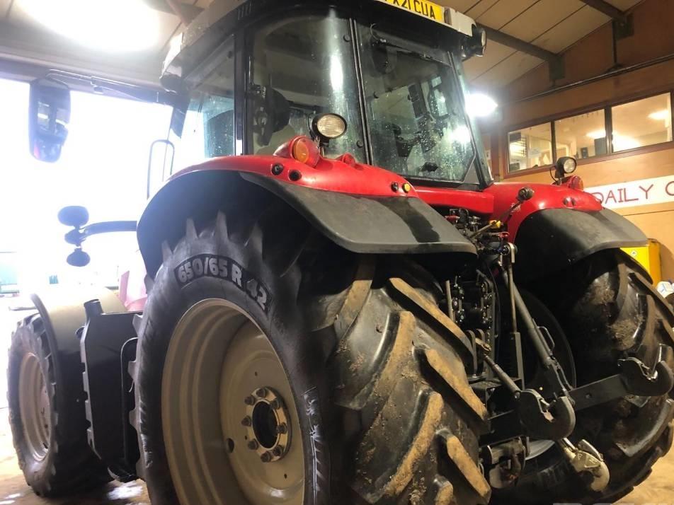 Tractor - Massey Ferguson 7718