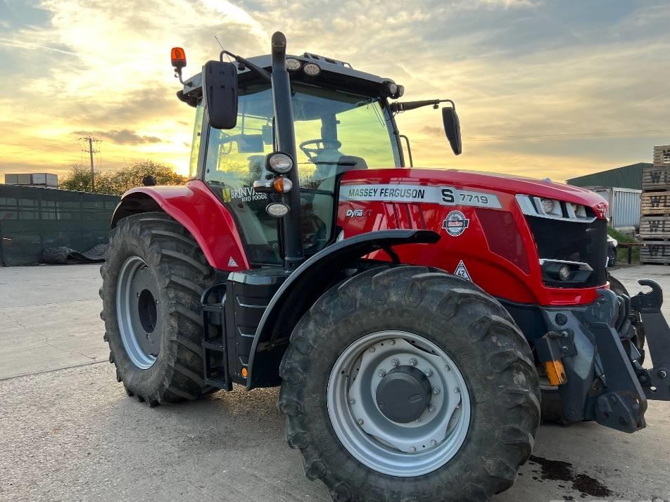 Tractor - Massey Ferguson 7719