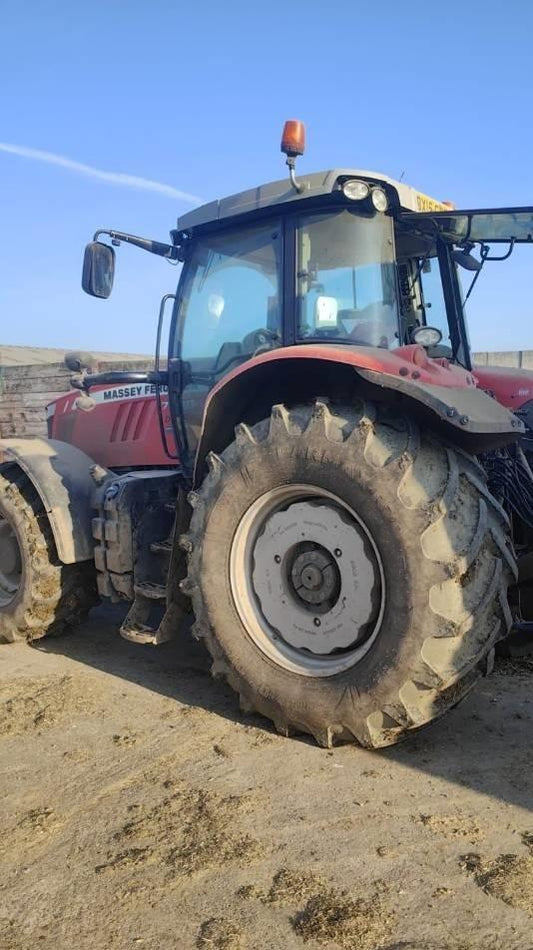Tractor - Massey Ferguson 7726