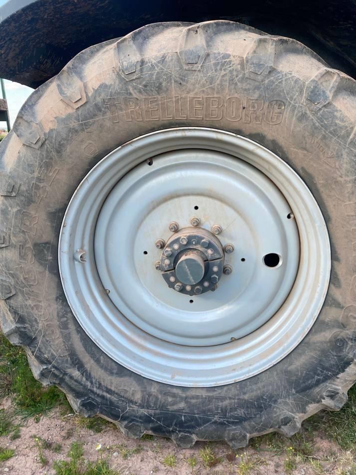 Tractor - Massey Ferguson 7726