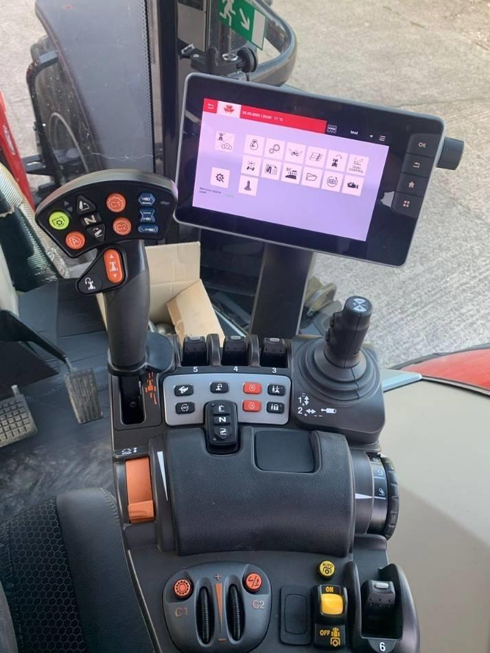 Tractor - Massey Ferguson 8735S EXDV