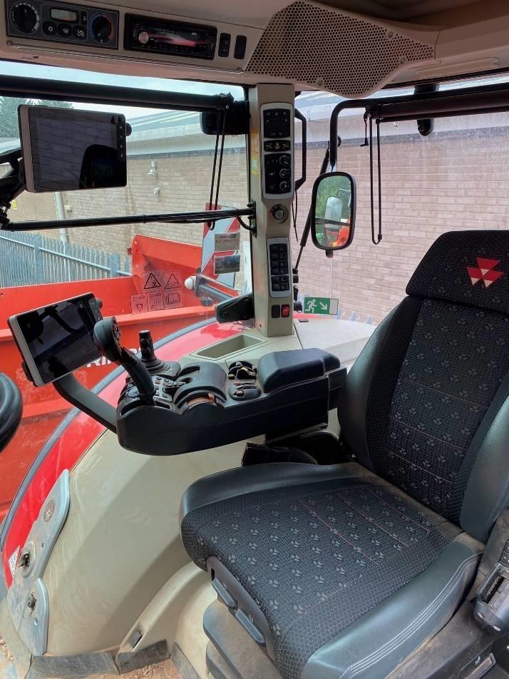 Tractor - Massey Ferguson 8735S